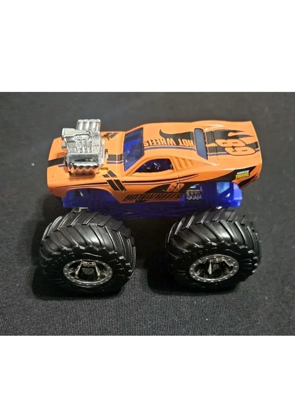Hot Wheels Monster Trucks Roger Dodger 1/64 Monster Truck.